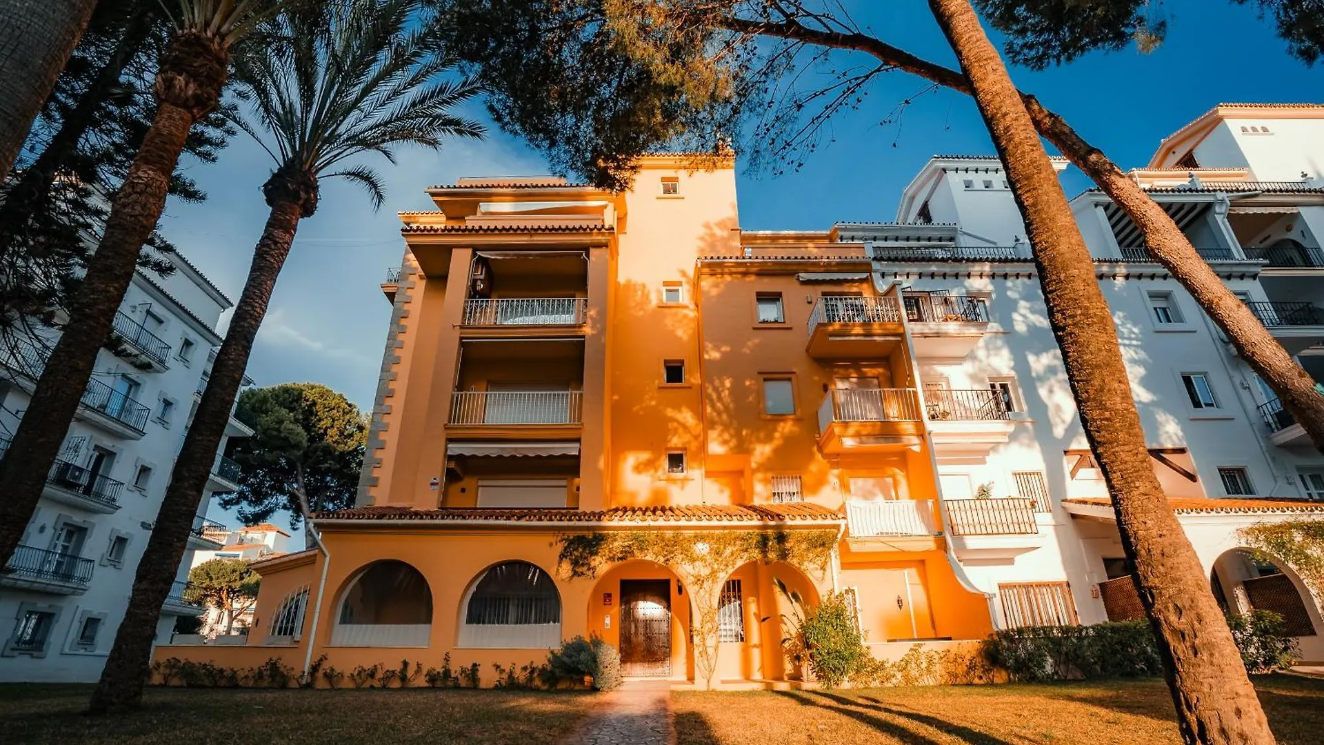 First Sea Line Puerto Banus 2 Bedrooms Apartment In A Private Residential Complex Marbella
